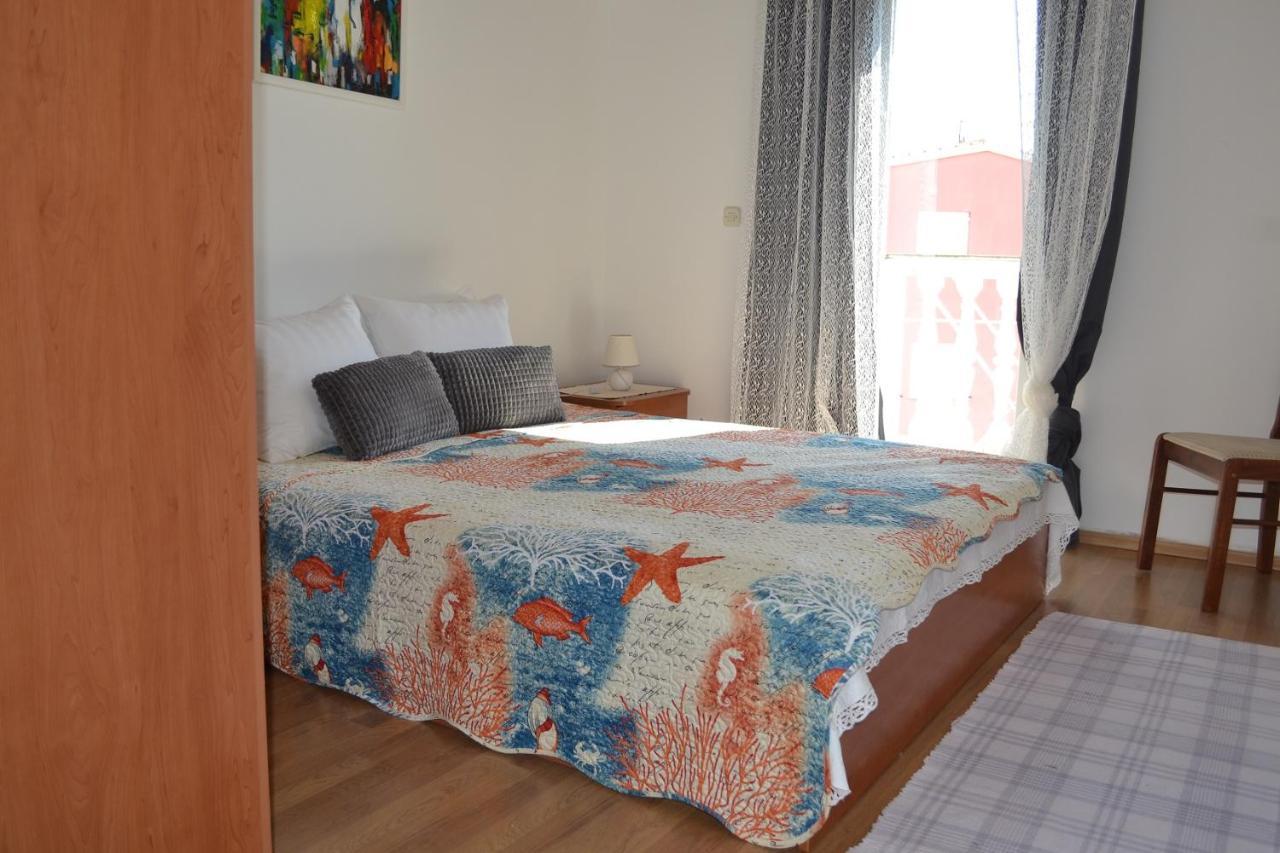 Apartments Lucija Srima Bagian luar foto