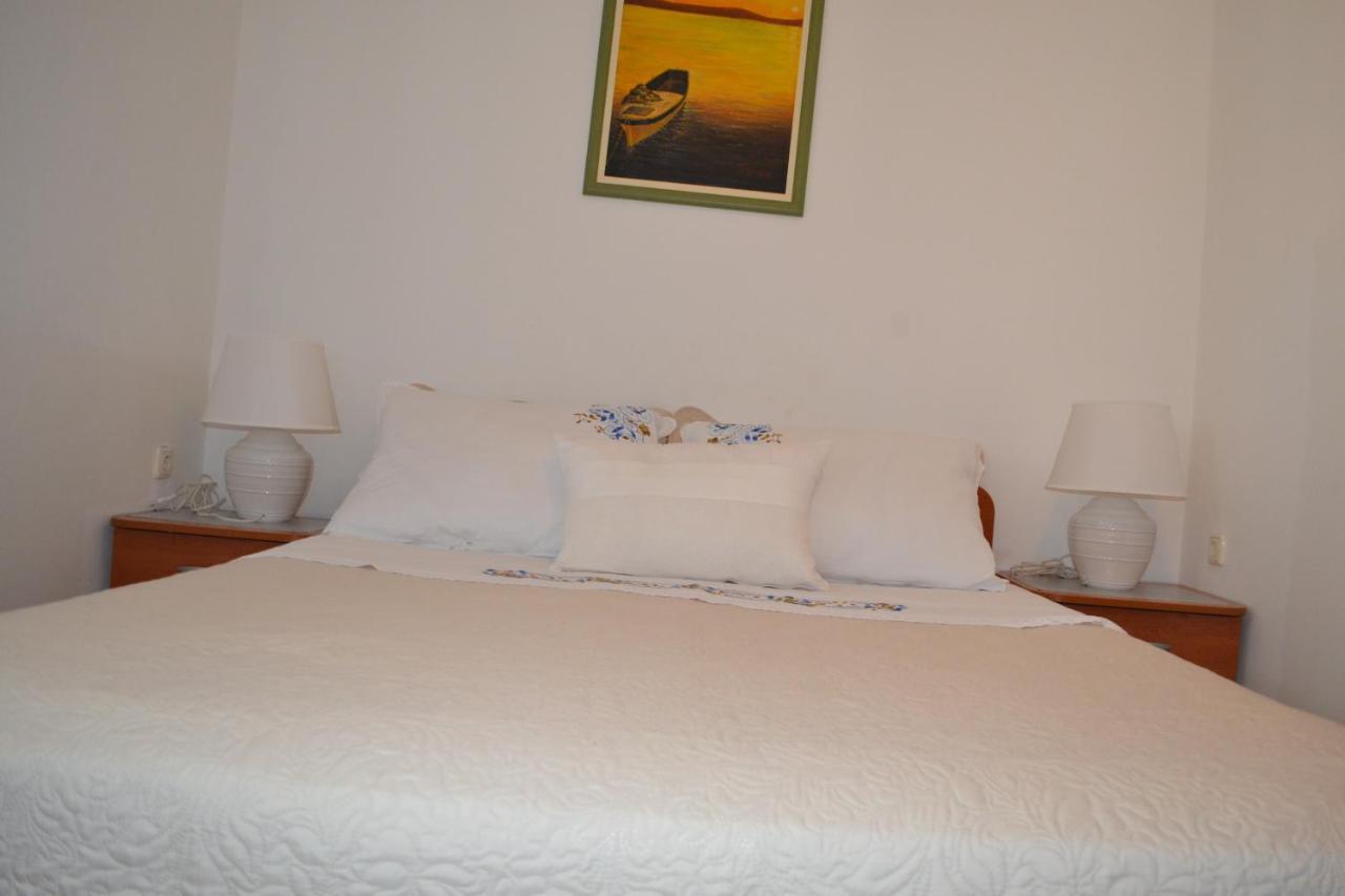 Apartments Lucija Srima Bagian luar foto