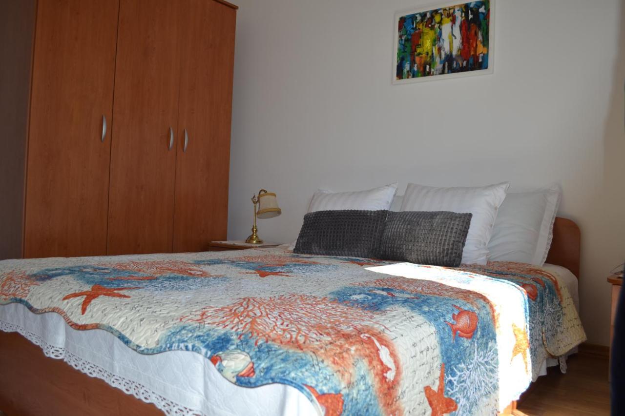 Apartments Lucija Srima Bagian luar foto