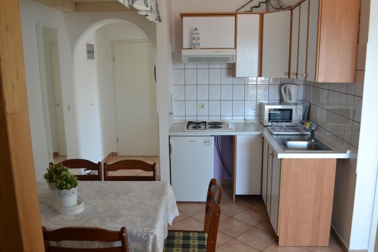 Apartments Lucija Srima Bagian luar foto