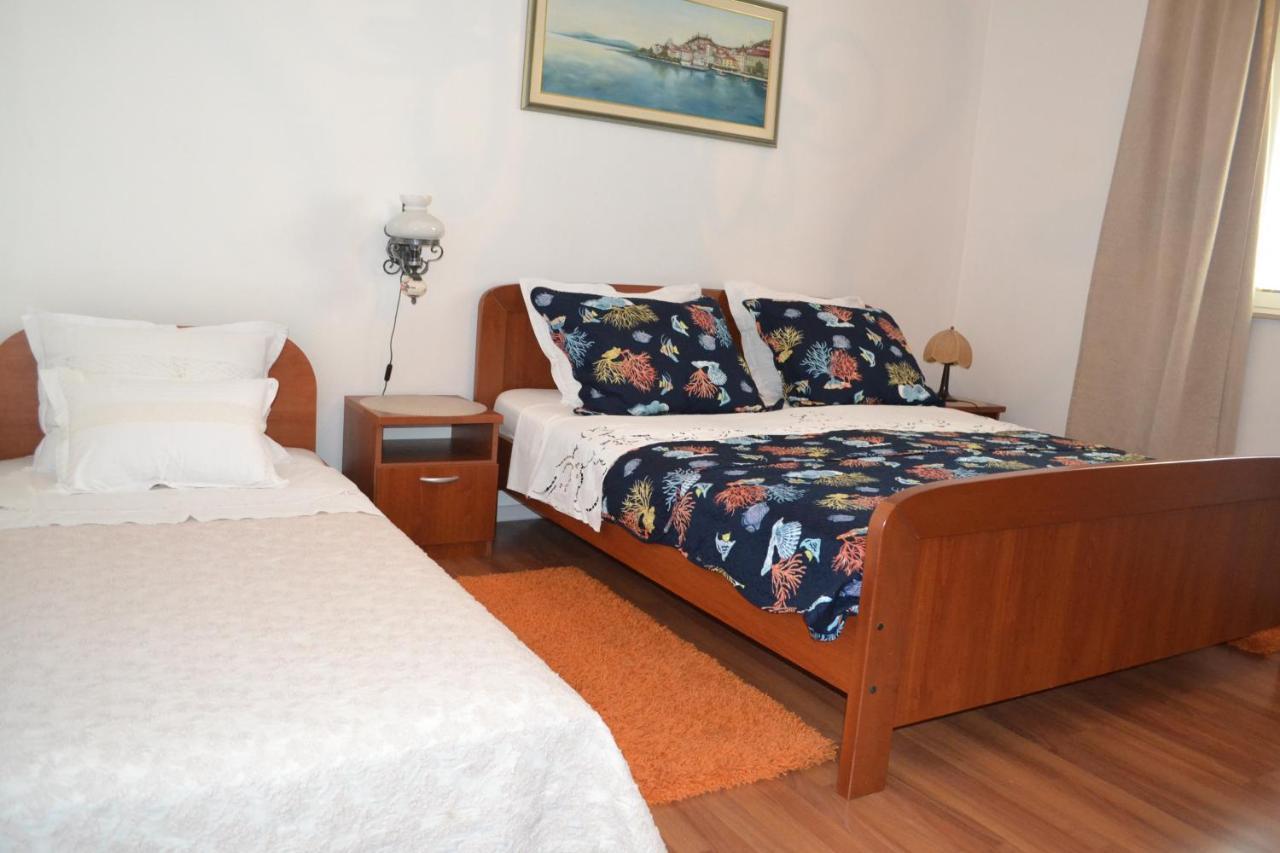 Apartments Lucija Srima Bagian luar foto